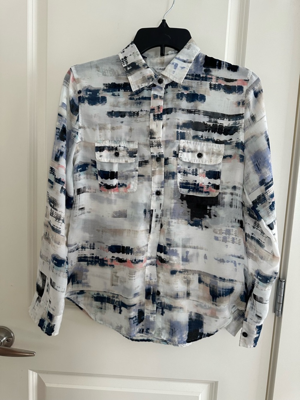 Calvin Klein Abstract Brushstroke Button-Up in White, Navy & Blush in size XS